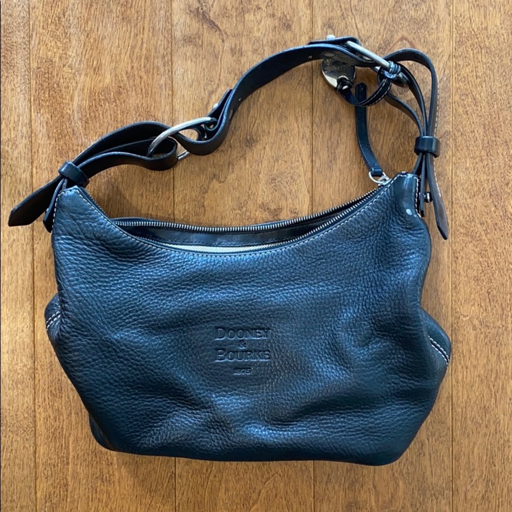 Black leather Dooney & Bourke bag